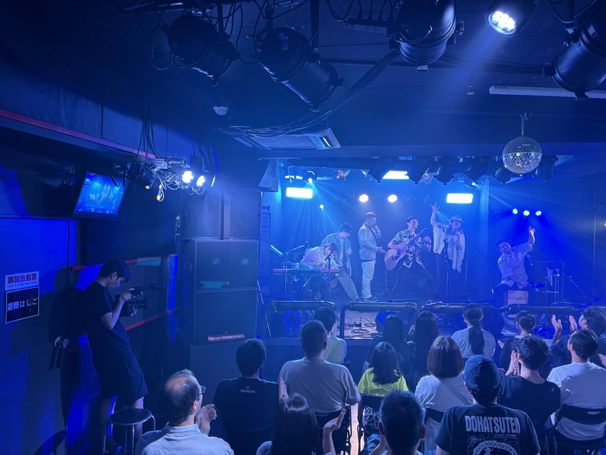 lukefujiwara's tweet photo. #FPCピック 使ってくれてるスーナーズ観に #原宿RUIDO
そう何年振りかの #OneGoodReason
家出たら突然土砂降り
#記録的短時間大雨情報
短パンから水が滴ったまま電車に乗り込み2組目の #慈光 さん
#ダイナマイトしゃかりきサーカス #スーナーズ に元気もらいました
圭さんのギターの音良かったなー! https://t.co/EqrLh9mXAL