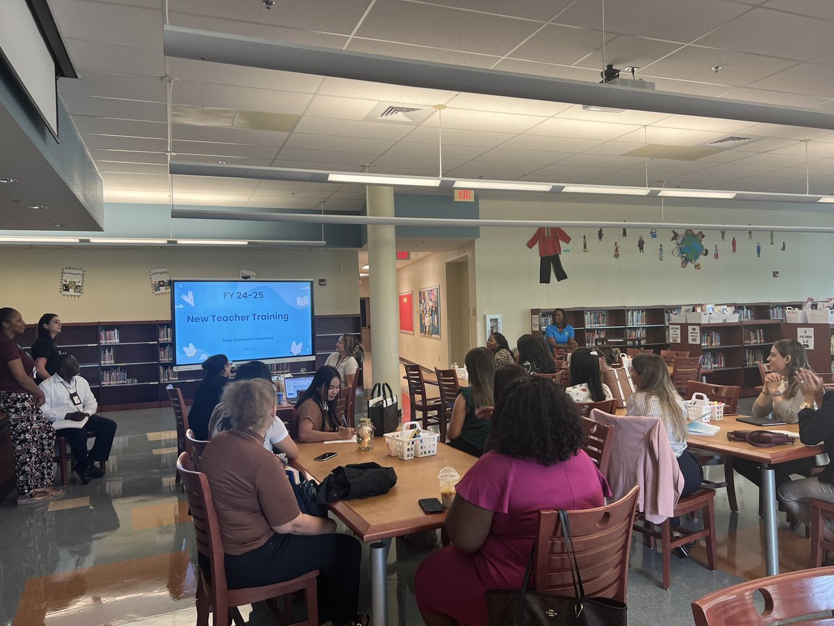 Donique Perr🔆 y tweet media