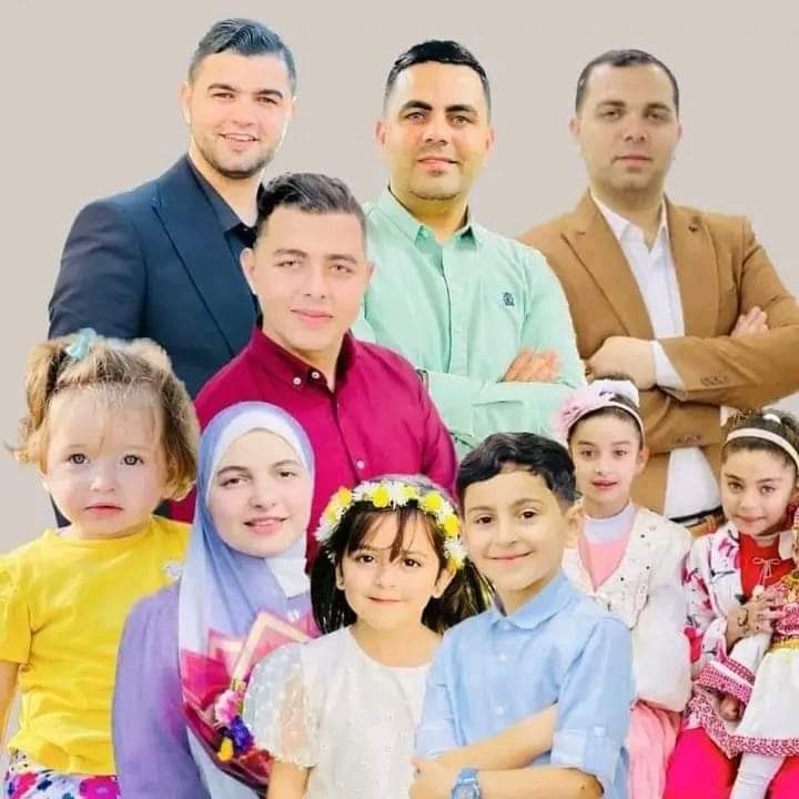 derradjihafid's tweet image. لا تسألوا كيف وأين قتل و استشهد ...
بل أسألوا كيف عاش، و من أجل ماذا، و ماذا قدم لدينه و وطنه !
اسألوا أنفسكم ماذا قدمتم لأنفسكم وذويكم،  وماذا قدمتم لدينكم وربكم وآخرتكم.!
الرجل لا يموت، الشجاع لايموت ، الشهم لا يموت،  حتى ولو وضع في القبر ، أما المقاومة فهي فكرة ، والفكرة أيضا…