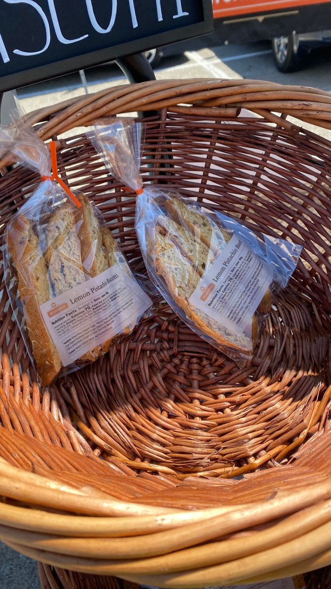 lowcarbavenue's tweet image. We're at the Shady Grove Farmers' Market from 11am to 2pm every Wednesday! Shady Grove always sells out fast so make sure you get your breads before they're gone!

#lowcarbbread #KetoBread #lowcarbdiet #healthybread #ketodiet #farmersmarket  #bread #biscotti
