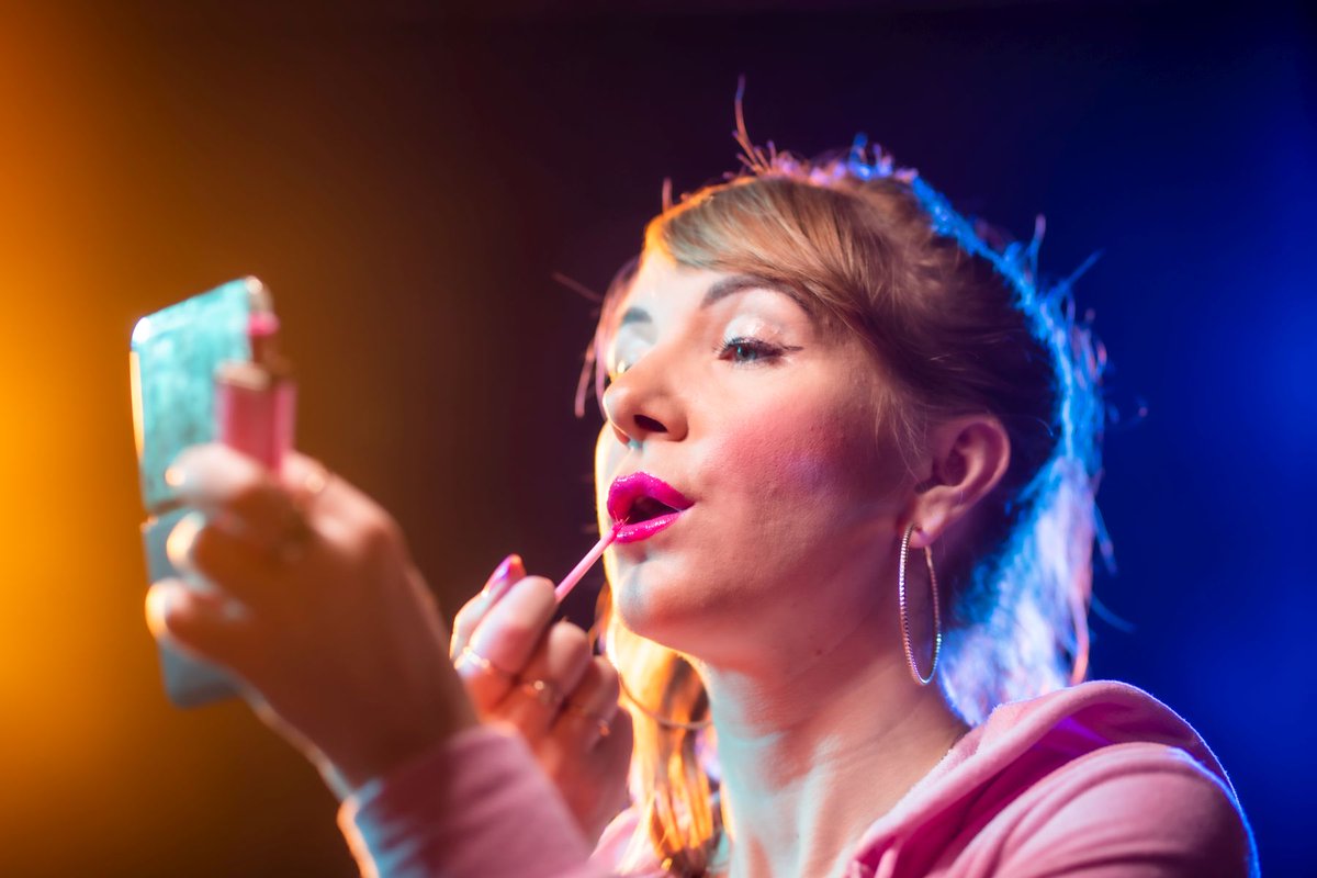 The Wardrobe Theatre (@wardrobetheatre) on Twitter photo Destiny dreams big. She dreams glamour. She’s gonna be an MTV Base backing dancer, you watch. If J-Lo can make it outta the Bronx then Destiny can make it off the Hill Rise estate in Chippenham | 10-14 September thewardrobetheatre.com/shows/destiny/ <a href="/FlorenceEN/">Florence Espeut-Nickless</a> Destiny dreams big. She dreams glamour. She’s gonna be an MTV Base backing dancer, you watch. If J-Lo can make it outta the Bronx then Destiny can make it off the Hill Rise estate in Chippenham | 10-14 September thewardrobetheatre.com/shows/destiny/ <a href="/FlorenceEN/">Florence Espeut-Nickless</a>