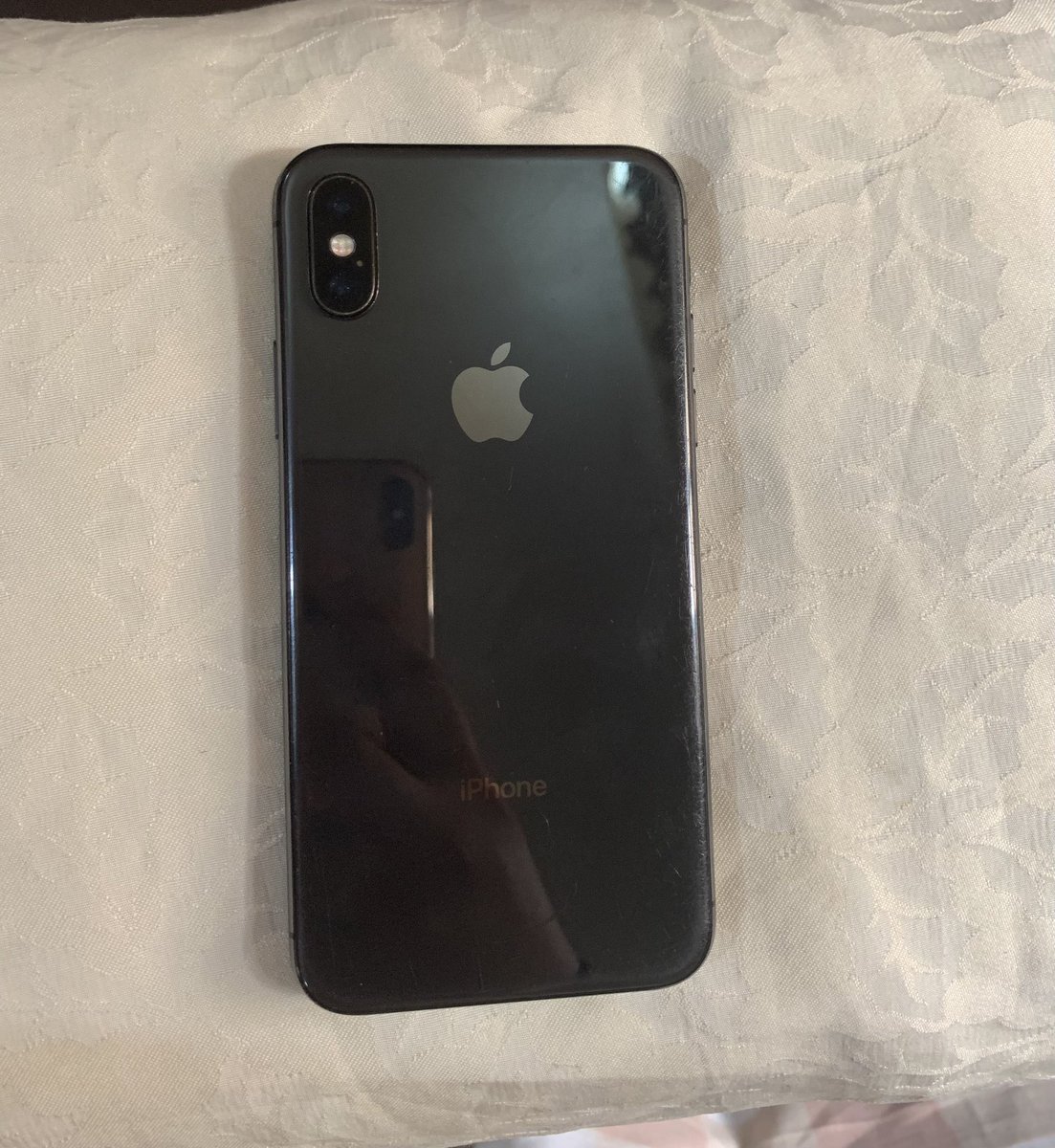 joker_k1d's tweet photo. Iphone X Color Black, 256 GB, No cracks, perfect condition, Battery Health 100% 
Location is Lagos
Price 23k last https://t.co/h1ik3U8PnQ