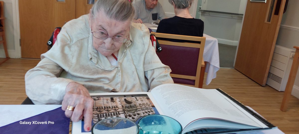 RidgemountCH's tweet photo. Taking time out for memory books.
@AnchorLaterLife https://t.co/uasMhDoIbM