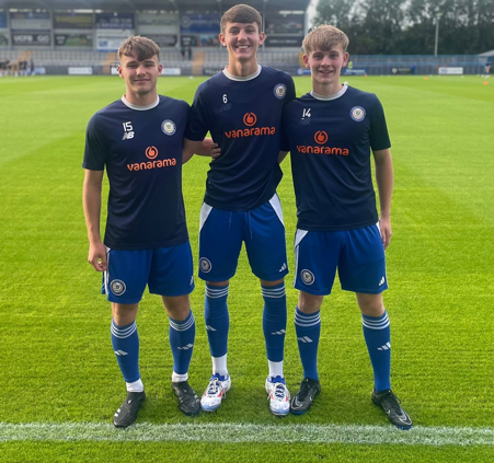 CurzonAshton's tweet photo. ✍️ 𝐘𝐎𝐔𝐓𝐇 𝐓𝐑𝐈𝐎 𝐒𝐈𝐆𝐍 𝐎𝐍
We are delighted to announce that Charlie Bingley, Oliver Kvaternik &amp; Cameron Tetlow have signed on for the Nash!

Let's go lads!🤝

#UTN | #TheNash https://t.co/7G4PneLfVN
