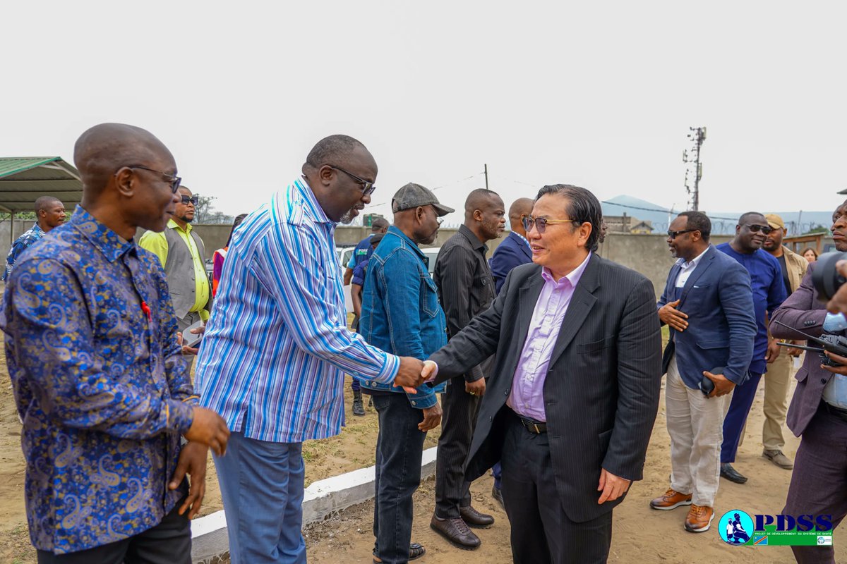 cspp_rdc's tweet photo. Le Directeur général et Directeur de l’Administration du Groupe de la Banque mondiale, Wencai Zhang, a visité ce jeudi 25 juillet 2024, les infrastructures de l’Hôpital Général de Référence de MALUKU, situé à 85 km du centre-ville, réhabilitées profondément par le PDSS. https://t.co/ygArxz3ggx