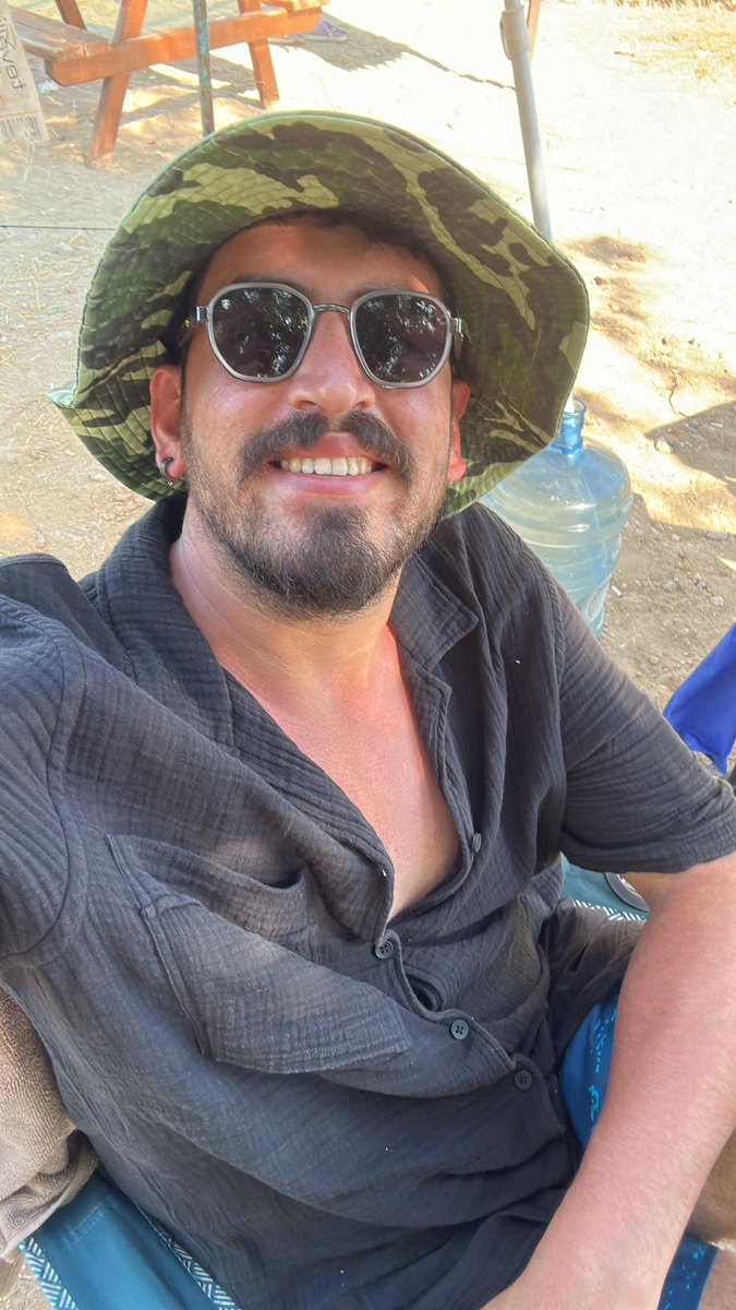 Deniz dibinde olup gidemeyen ben,sonunda şeytanın bacağını kırdım.