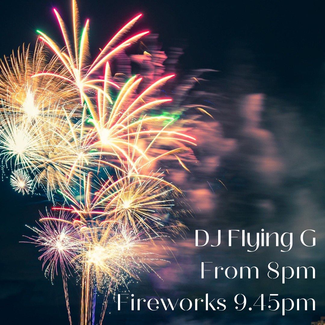 Join us tonight in The Showbar for @SwanageCarnival  Fireworks! 
DJ Flying G kicks off his set at 8pm, enjoy great views of the firework display from our panoramic windows - then plays out the evening in style! 
A family-friendly evening of fireworks, music &amp; dancing guaranteed!