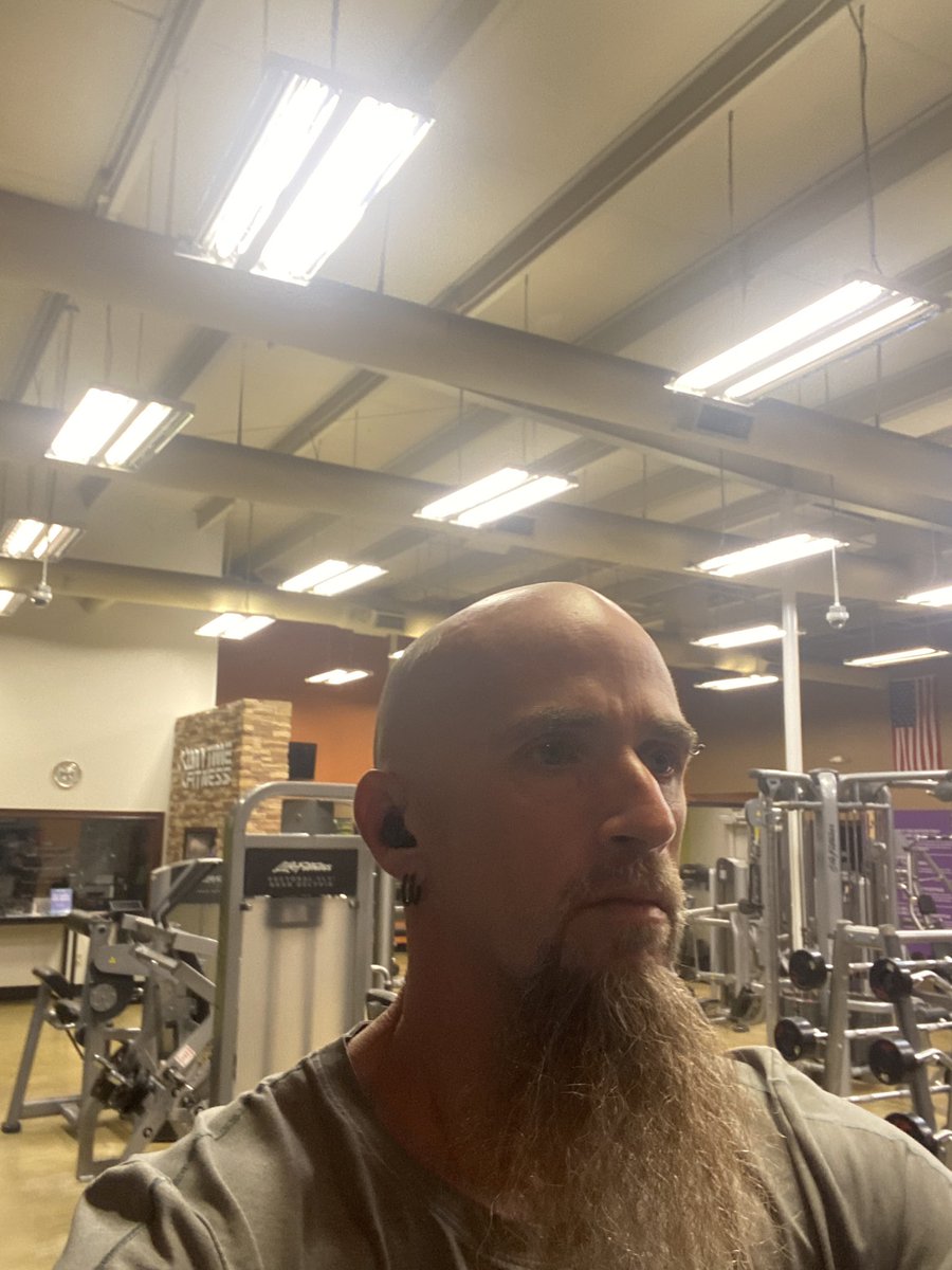 kevinstartsover's tweet image. Locked in. Audition prep on the treadmill.

Have the best day friend.

#sober #actor #texasactor #mentalhealth #healthspan #BlessedAndGrateful 
#talent #actor #stageactor #filmactor #tvactor #film #Tv
