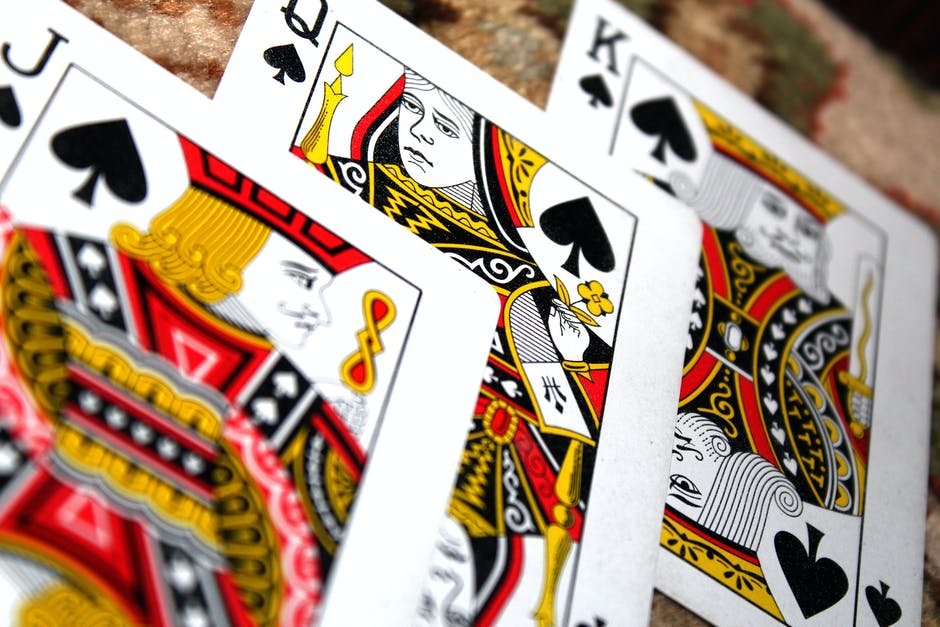 Parentsguideto's tweet image. ...#Summer2023 31/31: relaxing

What parent doesn't want to encourage their teen offline and playing #cards together is a great way to do this. Games include #pontoon, #poker, #rummy, #bridge, #fish or #snap. Games can be played with one, two or several players