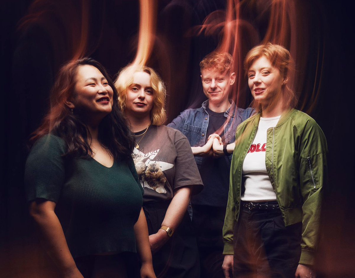 autumn_twelve's tweet image. いいバンドみ〜っけ👉️
オーストラリアの4人組 #MoaningLisa 
ヴォーカルのチャーリー・ヴァーセギの歌声がけっこう好みです😍
今後の活躍に期待してプッシュしたいので、90'sオルタナなサウンドと甘酸っぱいメロディーが魅力の最新曲「wayside」をリクエストよろしくです✨
#OVERSEAS802