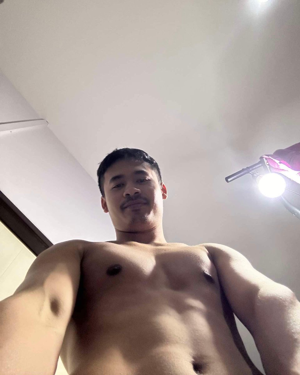 din3210's tweet photo. ภาพนี้เสียวหน่อย😂🤣 ขำ https://t.co/btJQJplUsh