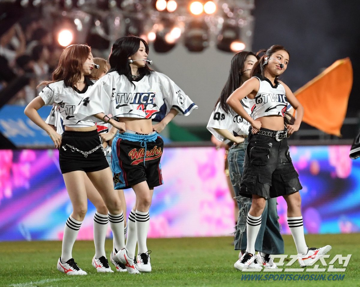 TWICE AT SEOUL WORLD CUP STADIUM