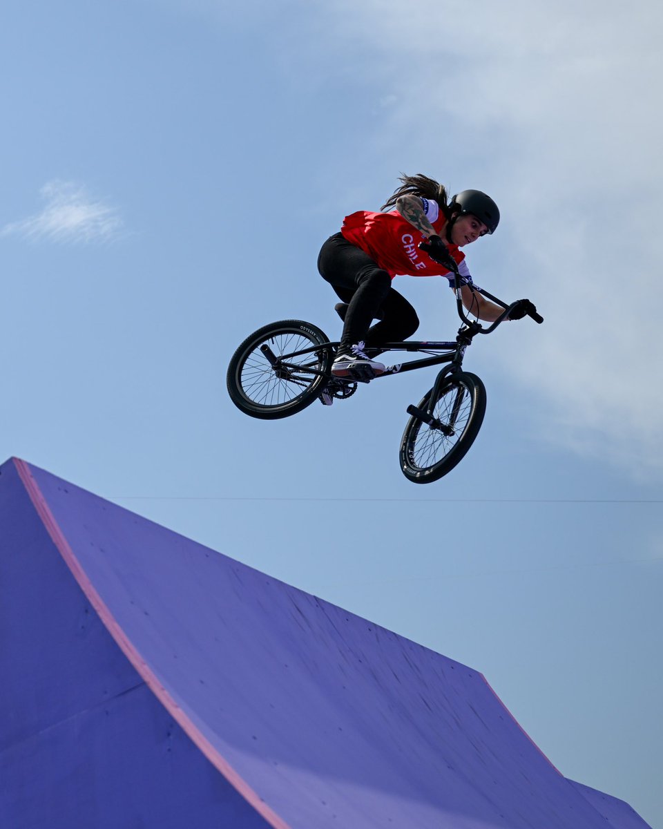 🤩👏🏻 ¡QUINTA DEL MUNDO! 🤩👏🏻

La ciclista Macarena Pérez 🇨🇱 se quedó con un EXTRAORDINARIO quinto lugar en la final del BMX Freestyle en @paris2024, consiguiendo un nuevo diploma olímpico 📜 (distinción reservada para el top 8 de cada disciplina).

La experimentada rider tuvo una