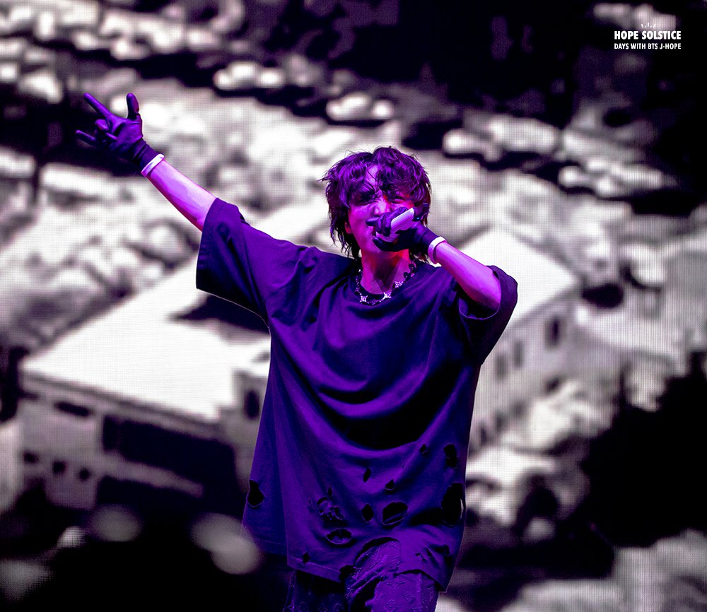 WORLDMUSICAWARD's tweet photo. On July 31, 2022,  #jhope made LOLLAPALOOZA HISTORY, performing to over 100,000 attendees in Chicago, and breaking the record for the highest ticket-selling artist of ALL TIME!  Almost 15 million live viewers tuned in on Weverse alone, and 4M US viewers watched his phenomenal performance on Hulu! 💪🎂2⃣💥🏆👨‍🎤💯🇰🏟️🇺🇸🔥🐐👑💜

2 YEARS OF HOBIPALOOZA 
#2YearsOfHobipalooza 
#Hobipalooza2ndAnniversary