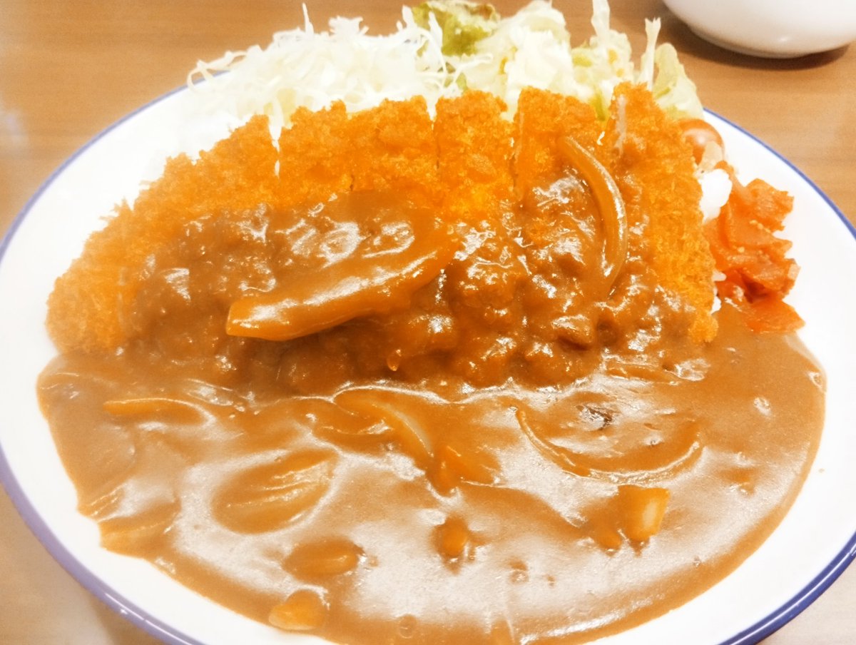 tomtiban's tweet photo. 知人と久しぶりの #BistroBigHawk さんへ訪問✨ #チキンカツカレー 🍛を注文、知人は #ハンバーグランチ を…美味しかったです😀
#BigHawk #新潟グルメ #新潟ランチ #カツカレー #ハンバーグ #ビストロ #カフェ #新潟 #ランチ #グルメ https://t.co/eUgUYRZy4A