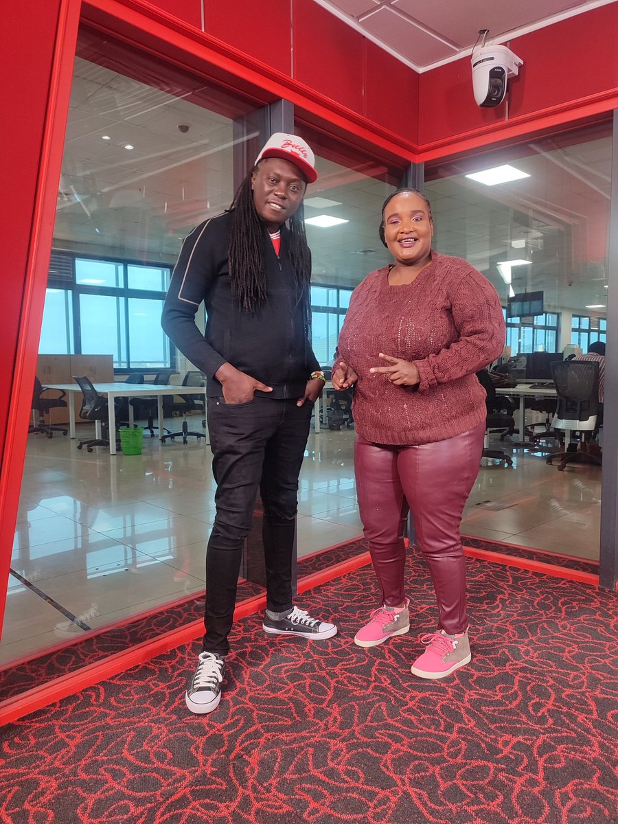 Vybez Radio (@vybezradioke) on Twitter photo Mid-week vybez in da building....
Tuvhapie unatuvutia ukiwa ma area code gani...?
#VybeAYard
<a href="/Browngalnessa/">browngal a gal nessa</a> & <a href="/deejaypatiz/">DEEJAY PATIZ</a> Mid-week vybez in da building....
Tuvhapie unatuvutia ukiwa ma area code gani...?
#VybeAYard
<a href="/Browngalnessa/">browngal a gal nessa</a> & <a href="/deejaypatiz/">DEEJAY PATIZ</a>