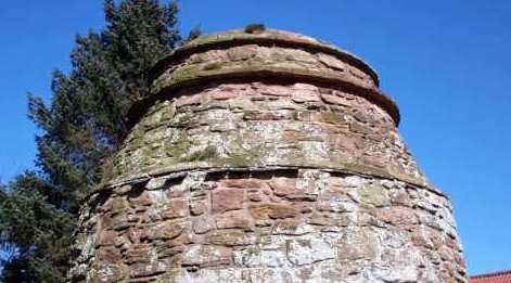 tourscotland's tweet photo. Tour #Scotland travel video Blog of #Northfield #House #Doocot on ancestry, history visit and trip to #Prestonpans, #East #Lothian. 16th century #Scottish beehive shaped doocot also known as a dovecot https://t.co/ifrZjSJ0XU https://t.co/yROjAQqZyu