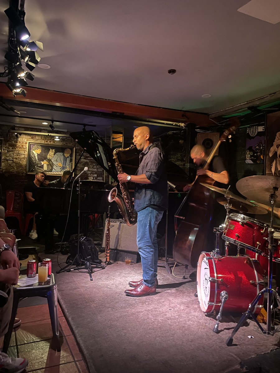 November522's tweet image. 어제 재즈바 공연. 좋았다!