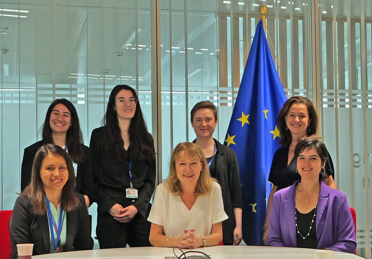Veronica Gaffey (@gaffey_veronica) on Twitter photo Itโs the last day for our #BlueBook trainees โ thank you for your hard work, your enthusiasm and fresh perspectives.
After conquering the EU bubble, youโre now off to conquer the world.
And to the future #trainees at <a href="/EU_DIGIT/">DIGIT ๐ช๐บ</a>, now is the time to apply ๐europa.eu/!J6FbVN Itโs the last day for our #BlueBook trainees โ thank you for your hard work, your enthusiasm and fresh perspectives.
After conquering the EU bubble, youโre now off to conquer the world.
And to the future #trainees at <a href="/EU_DIGIT/">DIGIT ๐ช๐บ</a>, now is the time to apply ๐europa.eu/!J6FbVN