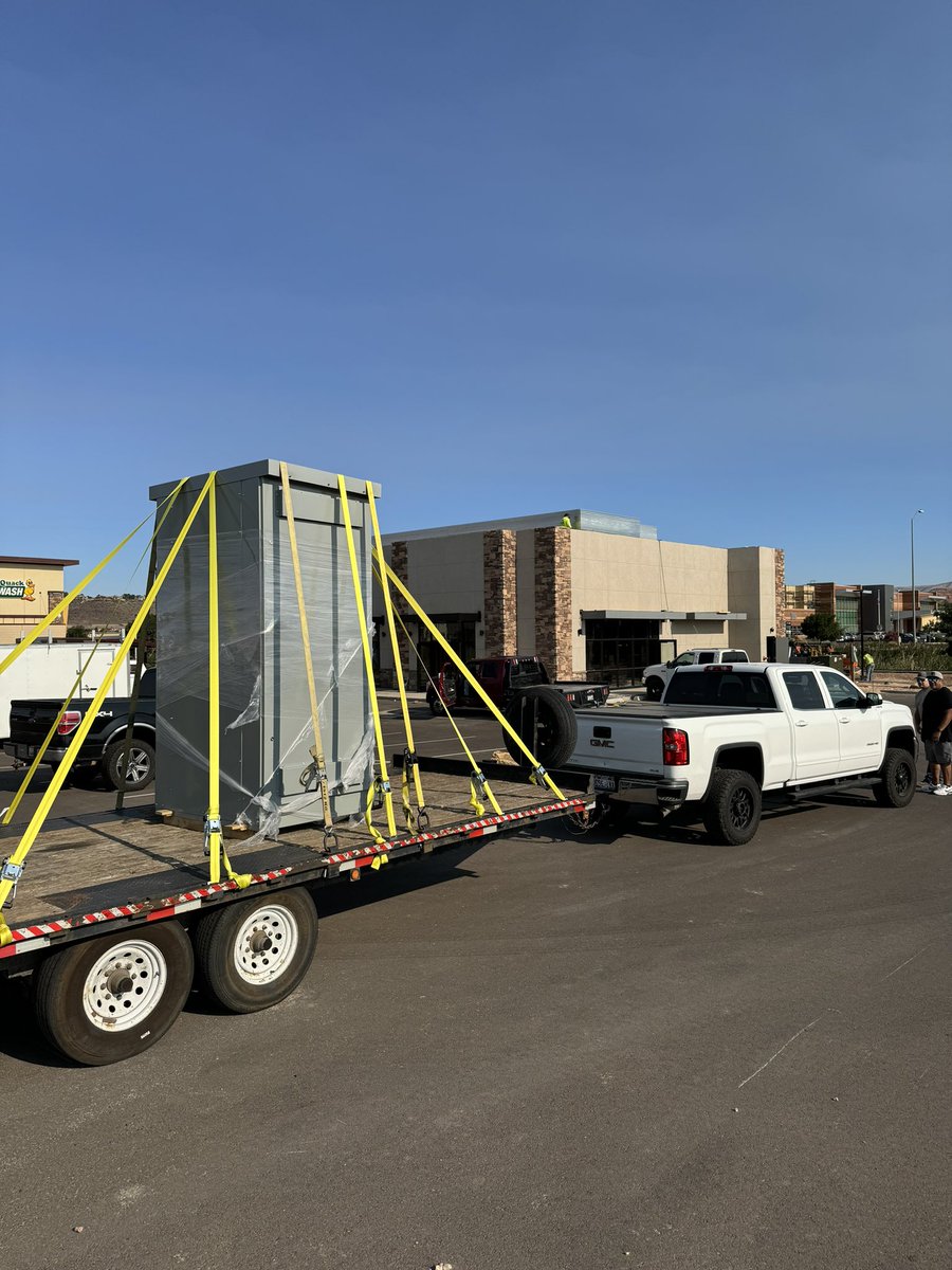 Chris Hatch tweet media