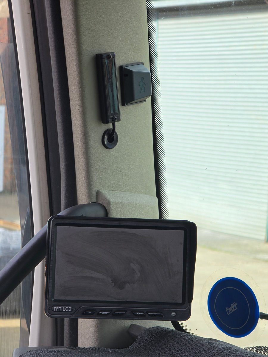 Our engineers visited AA Lock on Saturday to equip five of their Volvo FH bulk liquid tankers with the latest PSS to stay DVS compliant and enter in and out of London without penalty. All fitted with TrafficAngel Progressive Safe System and completed within 5 hours by our team.