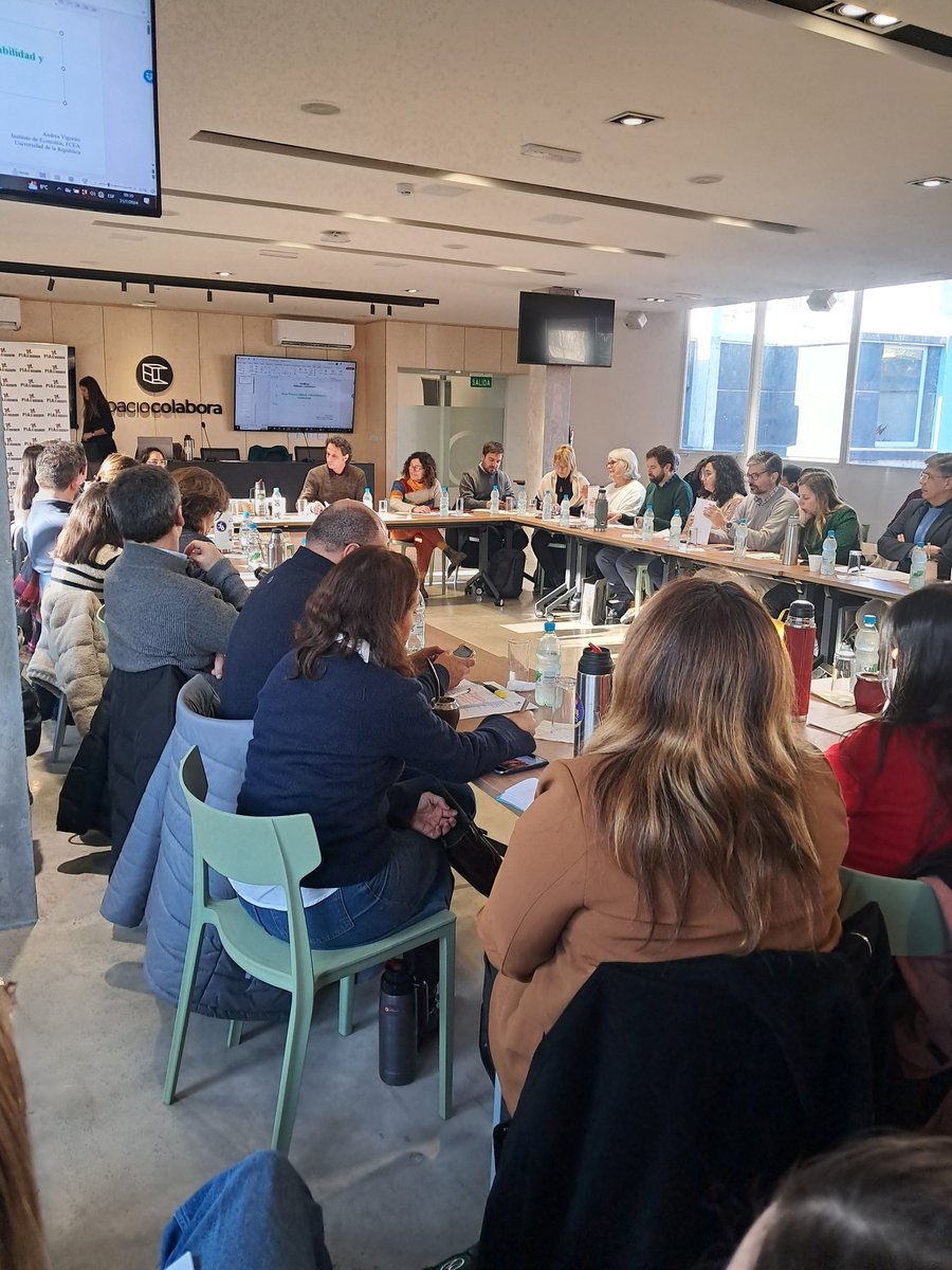 Presentes en el ciclo de “Diálogo Interpartidario e Intersectorial Prioridad Infancias y Adolescencias 2025-2030” <a href="/educacion_mec/">Educación MEC</a> <a href="/BaroniGonzalo/">Gonzalo Baroni</a>