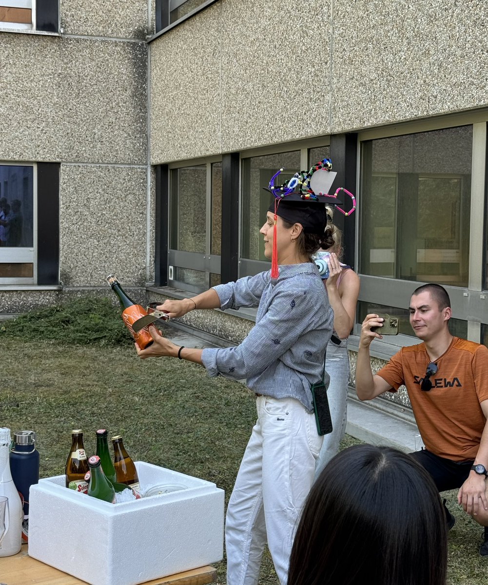 Maria Sibilia (@sibilia_maria) on Twitter photo Very proud that my PhD student Dana Krauss successfully defended her PhD thesis today. 👍🔝🍾A huge congratulation dear Dr. Dana and lots of success for your future! <a href="/CCR_SibiliaLab/">Sibilia Lab</a> <a href="/cancerCCR/">Center for Cancer Research MedUniWien</a> <a href="/CCCVienna/">Comprehensive Cancer Center Vienna (CCC)</a> <a href="/MedUni_Wien/">MedUni Wien</a> Very proud that my PhD student Dana Krauss successfully defended her PhD thesis today. 👍🔝🍾A huge congratulation dear Dr. Dana and lots of success for your future! <a href="/CCR_SibiliaLab/">Sibilia Lab</a> <a href="/cancerCCR/">Center for Cancer Research MedUniWien</a> <a href="/CCCVienna/">Comprehensive Cancer Center Vienna (CCC)</a> <a href="/MedUni_Wien/">MedUni Wien</a>