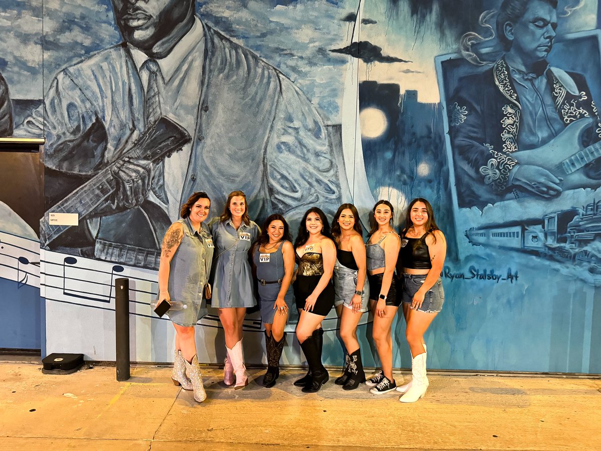 happy birthday to my bestest friend ever 🤍thanks for never leaving my side, even when i made stupid decisions hehe 🥹 love you long time <a href="/Garcia1423/">Anastasia Triana</a>