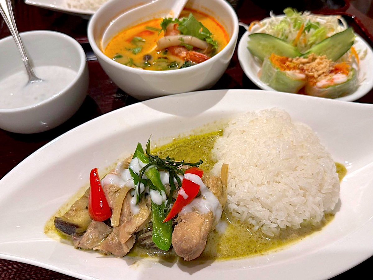 辛くて美味しい〜🌶️

#ジャスミンタイ池袋サンシャインシティ店
#東京グルメ #東京タイ料理
#池袋グルメ #池袋タイ料理
#タイ料理 #ガパオライス #グリーンカレー