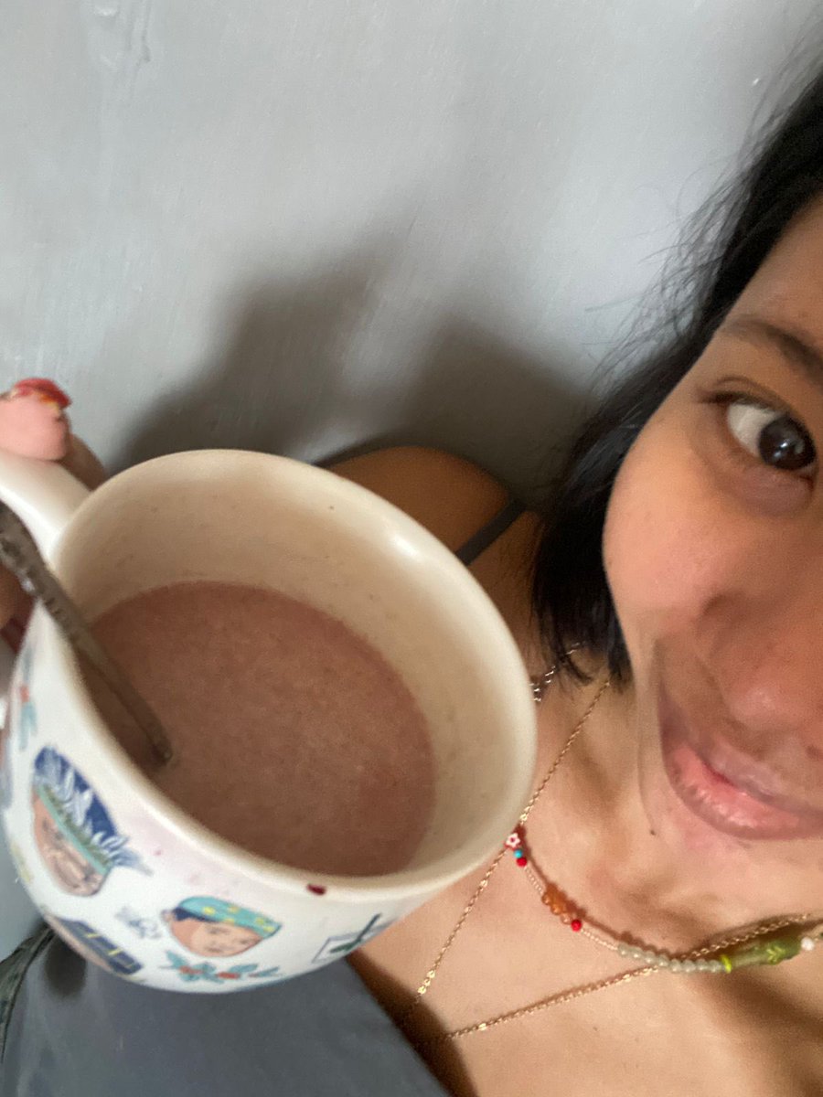 aldapstsr's tweet photo. Ini enak banget rasa ubi ungu!!! Udah lama cobain soalnya gw ada riwayat gerd trs gw sering minum tiap pagi soalnya gw tipikal jarang makan pagi dan ini lumayan ngeganjal perut gw sih, cocok banget gw minum pas sebelum workout mana praktis banget bisa dibawa ke mana2 jadi ga perlu nahan laper lagi!!! Thankyouu hottoo 😭😭😭❤️❤️❤️