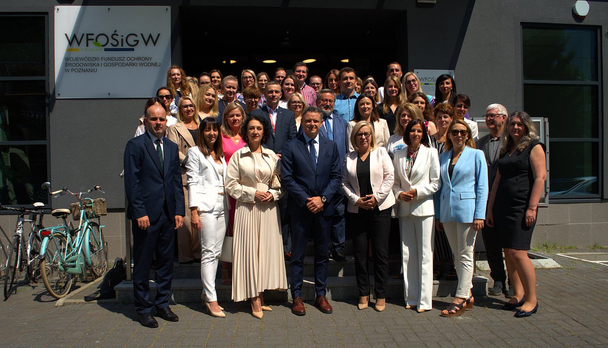ℹ Wizyta Minister Klimatu i Środowiska w WFOŚiGW w Poznaniu🌿
👉 Dzisiaj Minister Klimatu i Środowiska Pani Paulina Hennig-Kloska gościła w siedzibie WFOŚiGW w Poznaniu✅
👉 Więcej informacji👇
🌐 wfosgw.poznan.pl/aktualnosci-z-…