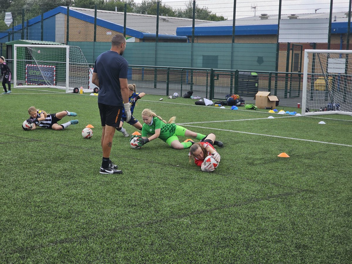 The afternoon begins with 1v1s for session 3.