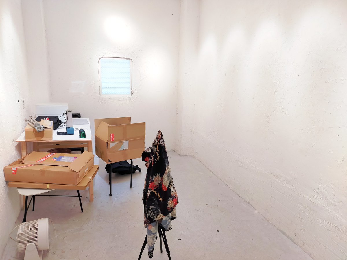複製原画展、明日からです!!!
搬入、設営好調!!!(空っぽの部屋なので声が響いています)

お待ちしております
https://t.co/1mZKLoYzK3 