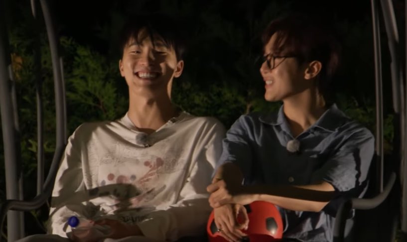 svthamster's tweet photo. "ITS JUST A PICTURE OF SEUNGKWAN AND DINO, WHY ARE YOU CRYING?" 😭

the picture: https://t.co/NQpskJxhHG
