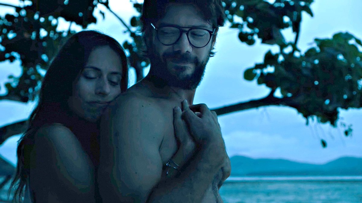 sharla0321's tweet image. Their hugs are always different from others. #OnScreen