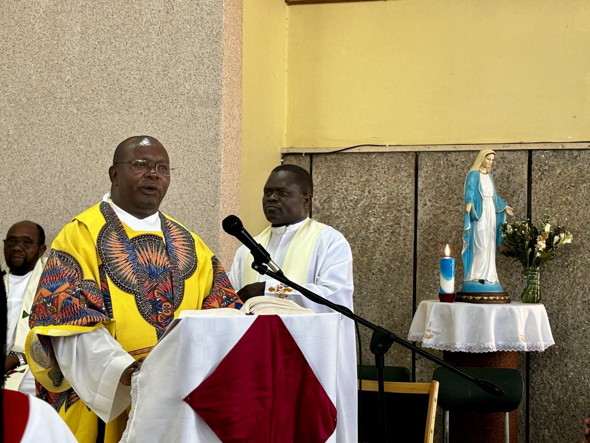 StIgnatiusColl1's tweet photo. Today there were joyous celebrations as the College students and staff celebrated the Feast Day of St Ignatius of Loyola.  The day commenced with a special mass, which was followed by a delightful feast luncheon. AMDG https://t.co/EwPptoguiP