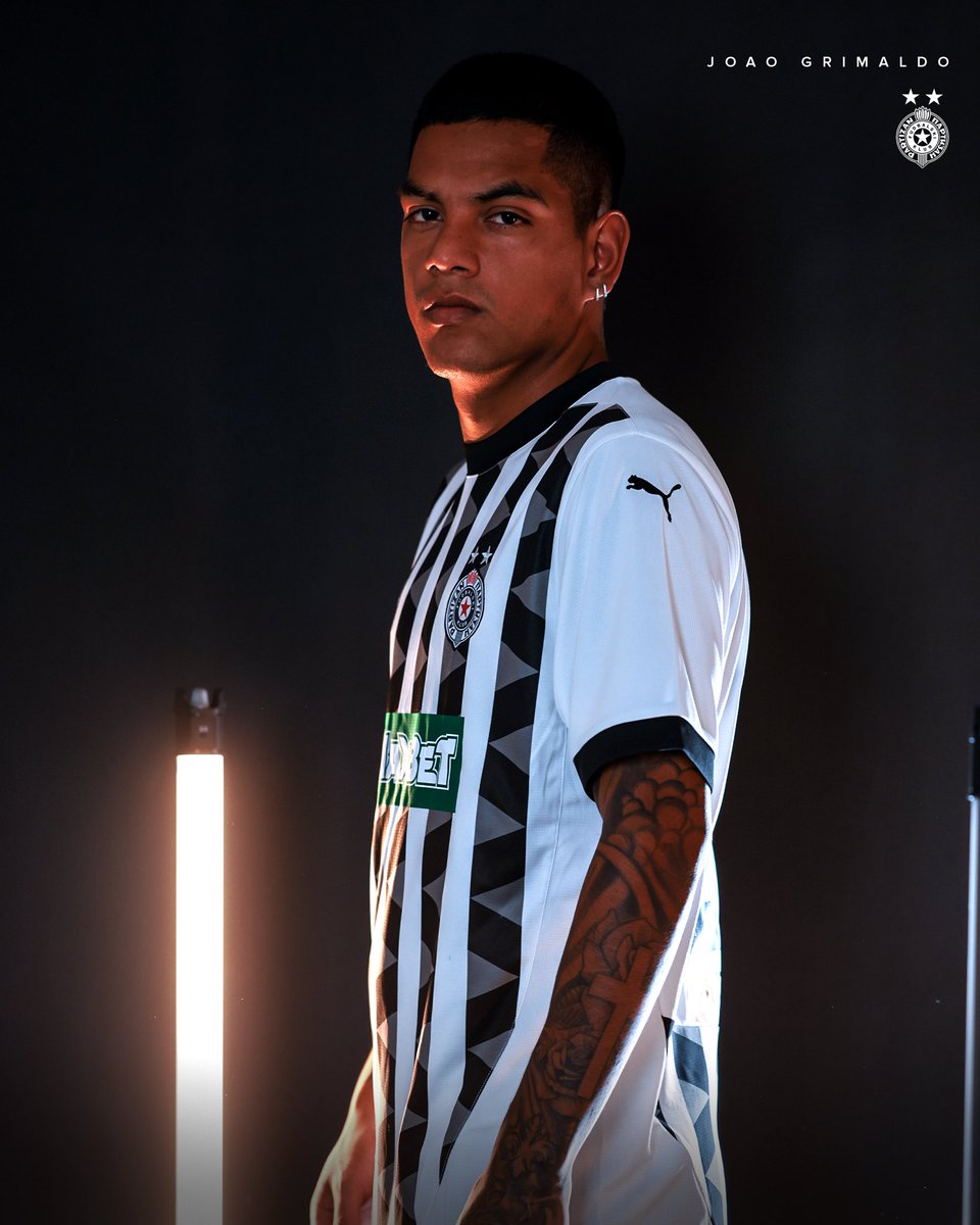 FKPartizanBG's tweet photo. 🔥 Žoao Grimaldo je zvanično novi igrač ⚫️⚪️

✍️ Ugovor je potpisan na 4️⃣ godine.

⚫️⚪️ Nosiće dres sa brojem 2️⃣0️⃣.

➡️ Šta je rekao o dolasku u Partizan, pročitaj na:

https://t.co/1waNWLJhqQ https://t.co/DW18EC0M4z