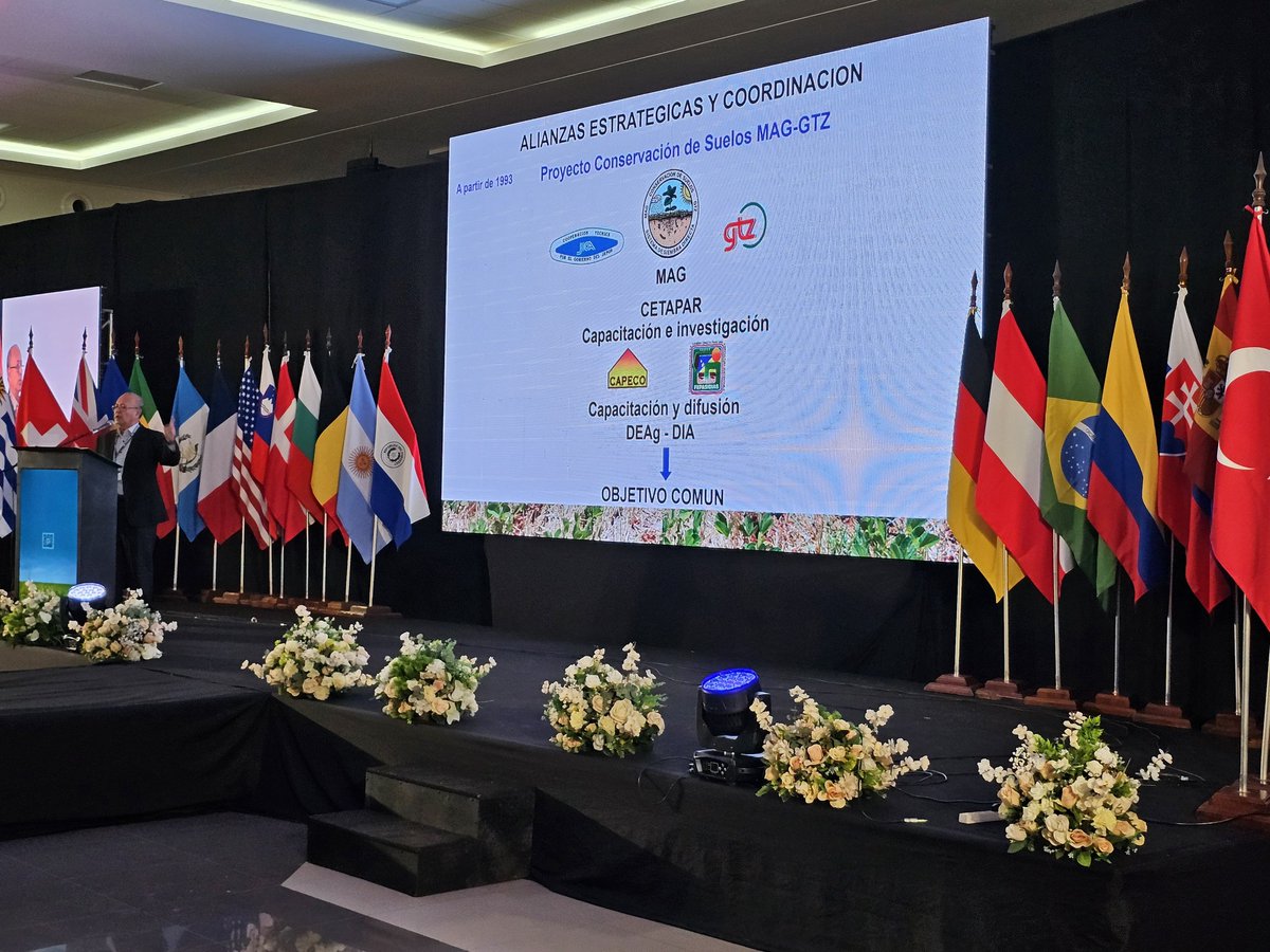 GobiernoANR's tweet photo. #Campo9
Encuentro Nacional de Siembra 2024
Con la presencia del Sr. Presidente de la República @SantiPenap, entre otras autoridades.
#GobiernoDelParaguay https://t.co/UojE618KS0