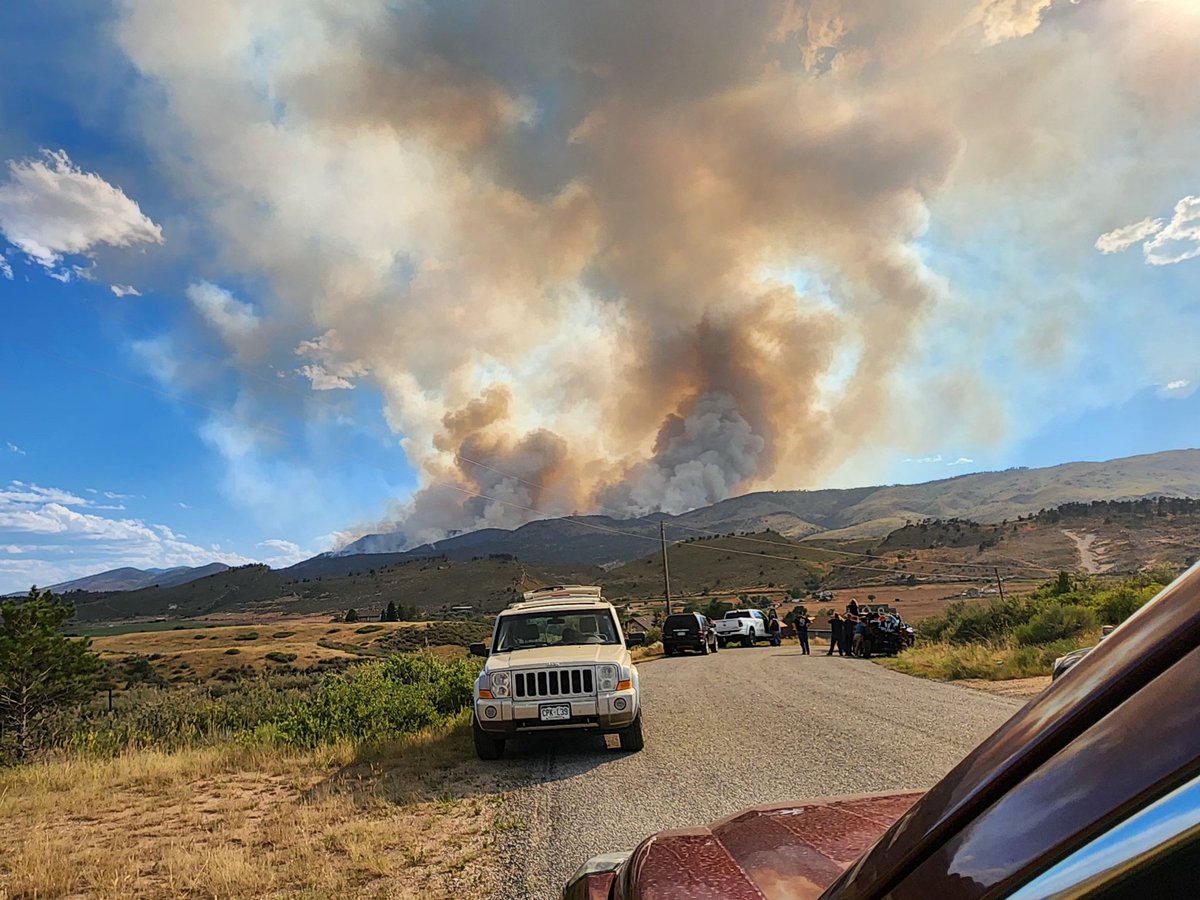 dhowar209's tweet photo. @DenverChannel @CBSNewsColorado #colorado #wildfire #AlexanderMountainFire #loveland #fortcollins https://t.co/cgIVWZi0bG