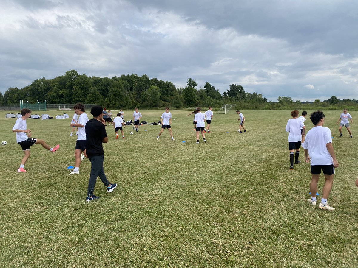 🐝BW CAMP WEEK🐝

We want to extend a massive thank you to Coach Joe Jovanovski(Baldwin Wallace University), Coach Pat Svihlik(Notre Dame College), and Coach Nick Felician(Ashland University) for coming out this week to work with the guys💪🏼⚽️🦌
<a href="/BWUMensSoccer/">Baldwin Wallace Soccer</a> <a href="/BHSAthDep/">Buckeye Athletics</a>