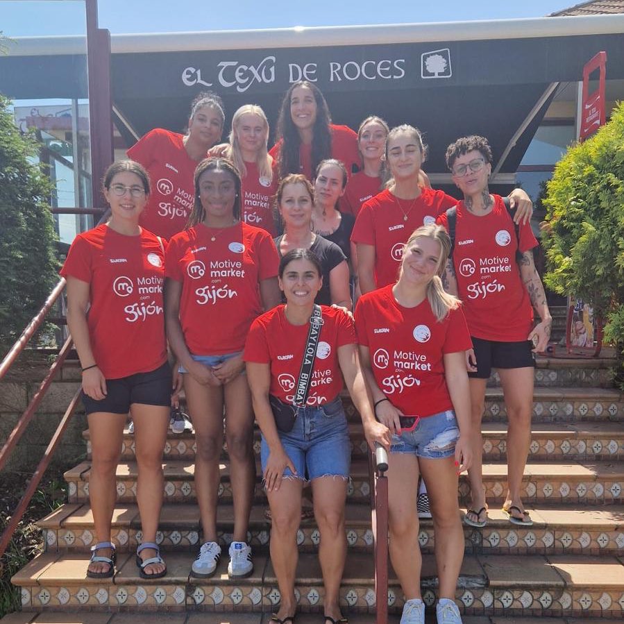 🍽️ Parada técnica para reponer fuerzas en El Texu de Roces 💪🏻

#SomosCalzada