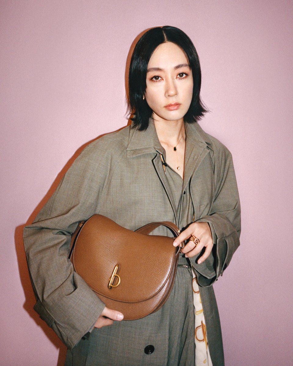 Burberry's tweet photo. Rocking Horse 

#Burberry 

https://t.co/uNXx6DzCAh https://t.co/54IsSLNCF1