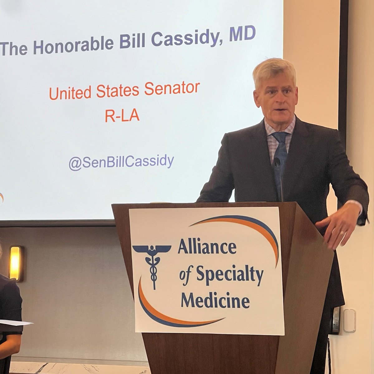 neurosurgery's tweet photo. TY @SenBillCassidy for a great discussion at #ASMFLYIN! We appreciate your efforts to provide much-needed stability to the #Medicare payment system. You’re a true champion for patients and #specialtydocs. https://t.co/uli9IL3yse