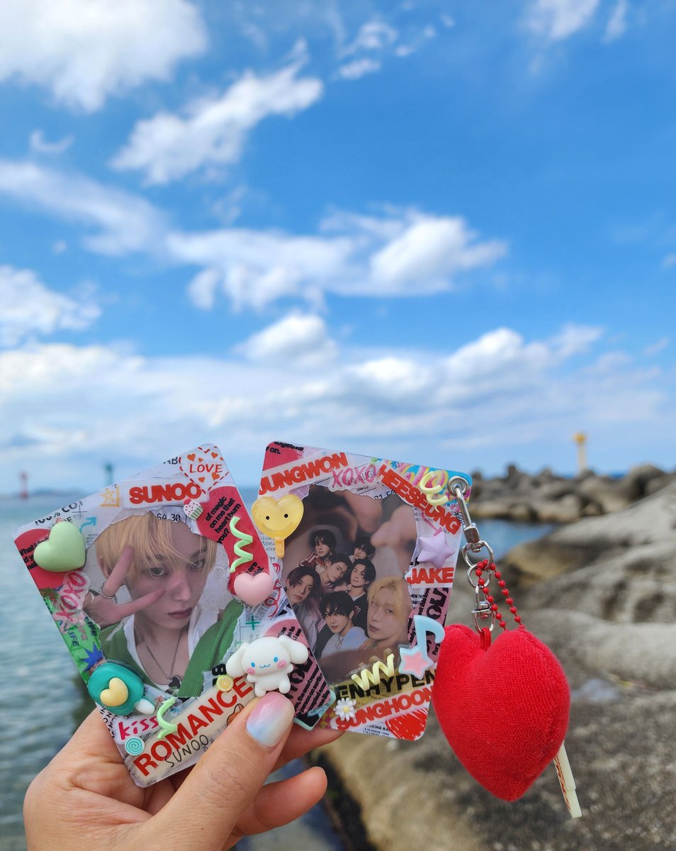 어우~👀눈깜짝할 사이 휴가 끝🏖
민트 튜브 물안경  없이 델꼬옴🤣
우리 떤냥이는 휴가도 없이
빠듯한 스케줄에 힘들텐데
엔진 감성사진 보고 힘내보자✊🏻🤣
노래는 역시🚘 차안에서 
크게 들어야 제맛이지
완전 힐링이야🎵🎶
#ENHYPEN #엔하이픈 
#SUNOO #선우 
<a href="/ENHYPEN_members/">ENHYPEN</a>
