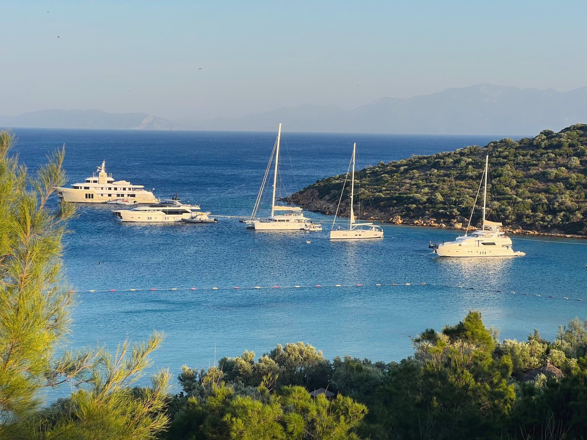 Where serenity meets the sea. Find paradise at Kempinski Hotel Barbaros Bay.
Huzurun denizle buluştuğu anlar... Kempinski Hotel Barbaros Bay'de cenneti keşfetmeye ne dersiniz?
reservations.barbaros@kempinski.com
0252 311 03 03
#kempinski #kempinskibodrum #kempinskidiscovery