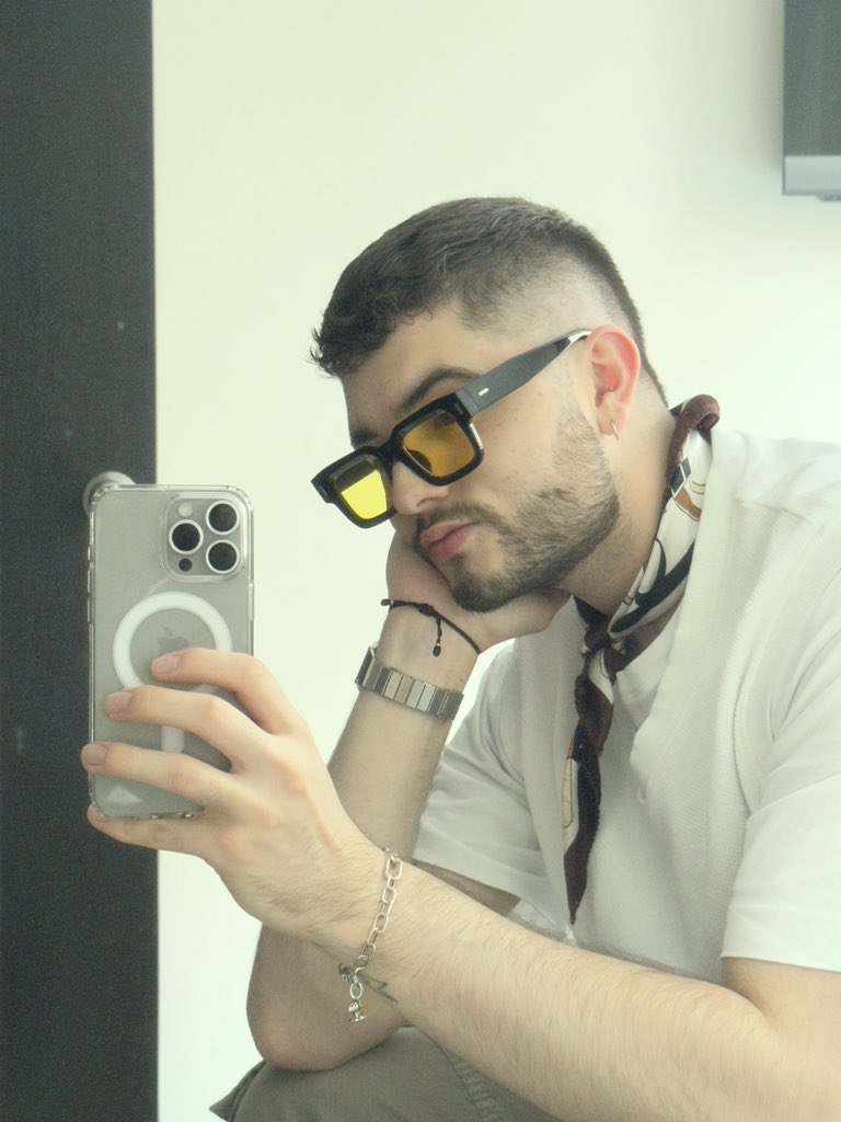 ssgomn's tweet photo. Sonríe este no es el final, este es solo el principio <3 https://t.co/C8RYnv87L0