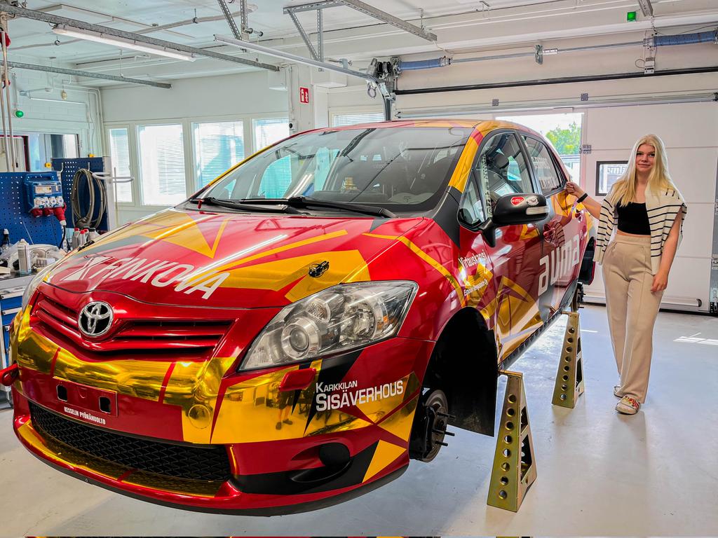 Vetomies on kilpailuna monen unelma. Hieman kilpailun historiaa, haaveiden toteutumista ja ennakkokaavailuja löytyy tekstinä...
👇
rallism.fi/content/fi/1/1…