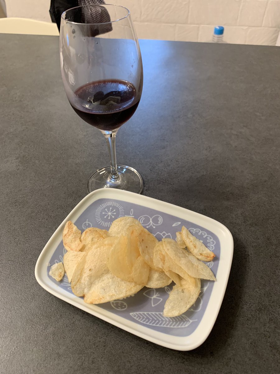 Okkun1207's tweet photo. 佐々木希食べ飲み https://t.co/7aWliIjNK7