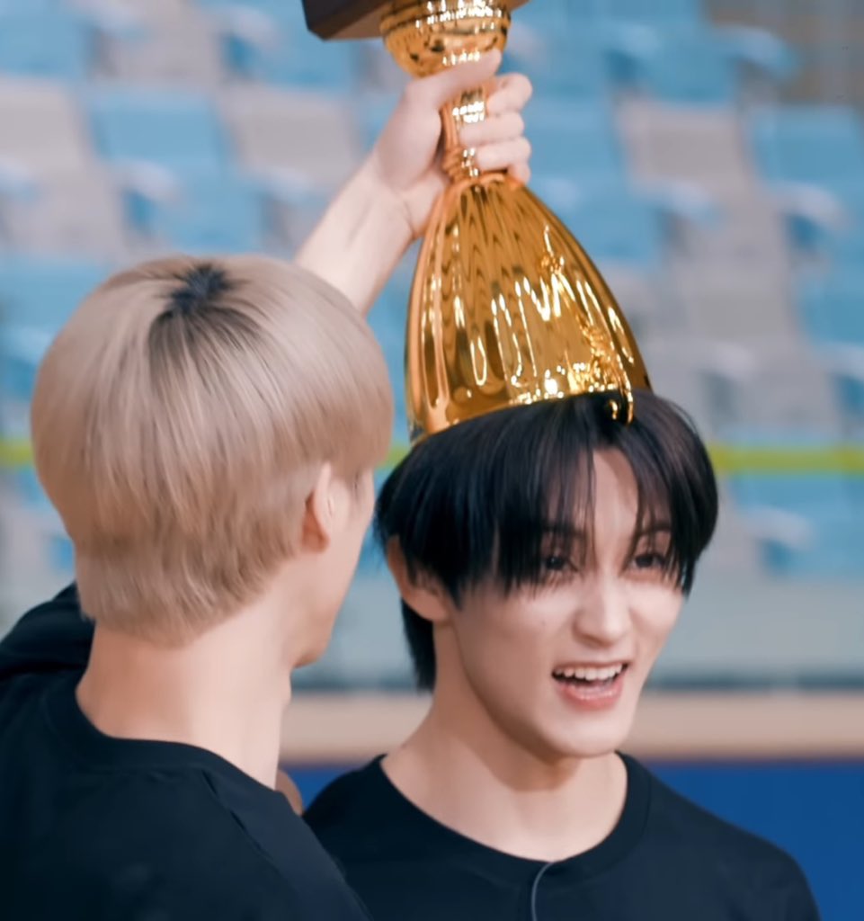lnwmark every day i pray and cry tweet media