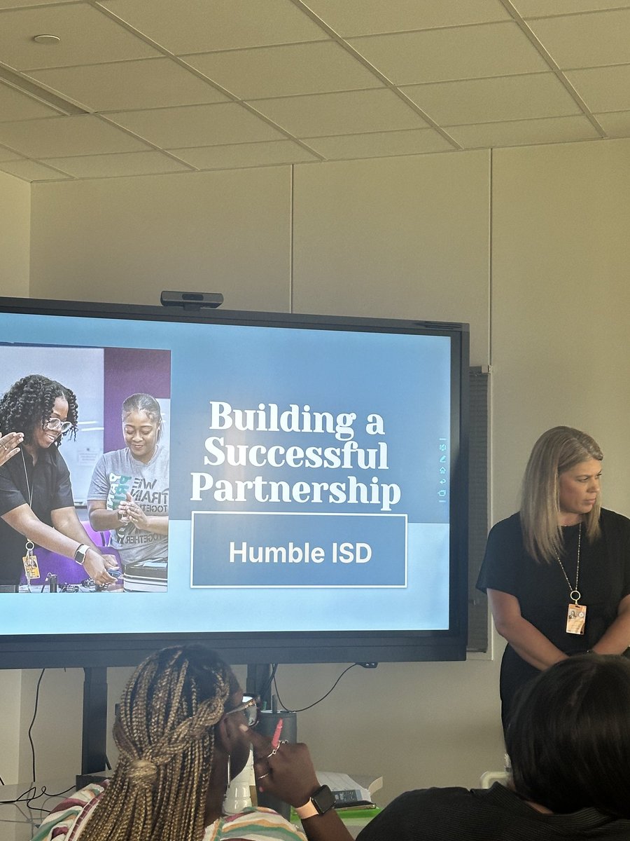 Double Staff Training. A new journey starts ⁦<a href="/HumbleISD_ACE/">Autumn Creek Elementary</a>⁩ ⁦<a href="/HumbleISD_ACE/">Autumn Creek Elementary</a>⁩ We are super excited to support our Blue Jays 💙🧡